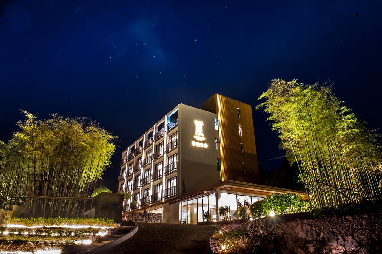 COURTYARD HOTEL LIJIANG RIVER ЯНШО